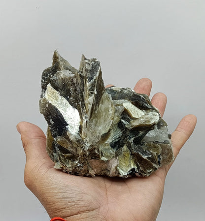 Mica High Quality 735g 133mm x 97mm Crystal Wellness